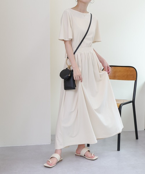 バックオープンロングワンピース