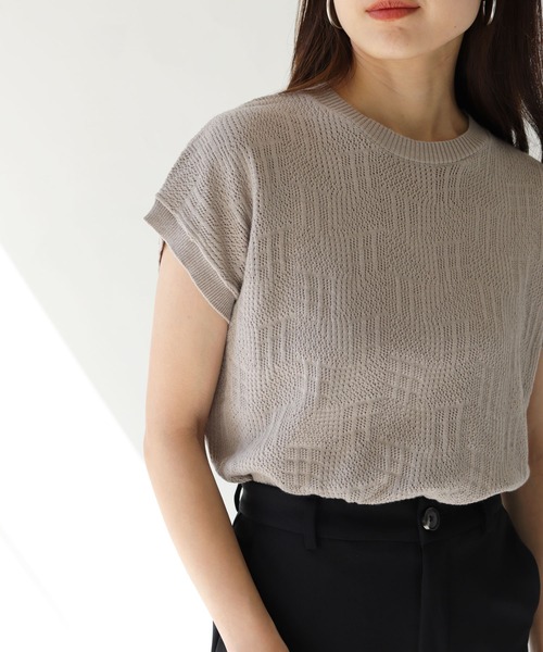 HER CLOSET(ハークローゼット)の「【shemoshelly】フレンチスリーブ透かし編みニット(ニット/セーター・レディース・ブラック/オフホワイト/グリーン/グレイッシュベージュ・M)」の4枚目の写真