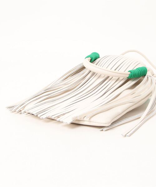 LE VERNIS(ル・ベルニ)の「フリンジショルダー(ショルダーバッグ・レディース・カーキ/アイボリー・ONE SIZE)」の5枚目の写真