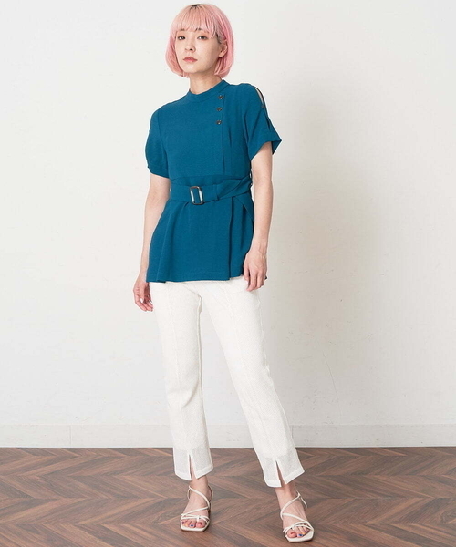 A de a.v.v(アードアー・ヴェ・ヴェ)の「ベルト付きぺプラムブラウス(シャツ/ブラウス・レディース・ブラック/ブルー・36/38)」の3枚目の写真