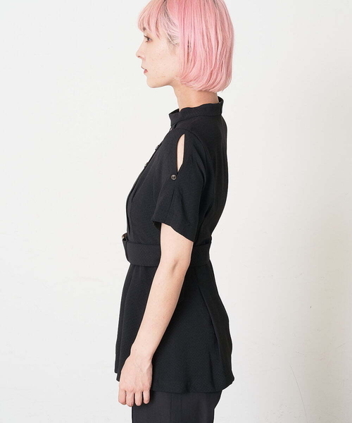 A de a.v.v(アードアー・ヴェ・ヴェ)の「ベルト付きぺプラムブラウス(シャツ/ブラウス・レディース・ブラック/ブルー・36/38)」の4枚目の写真