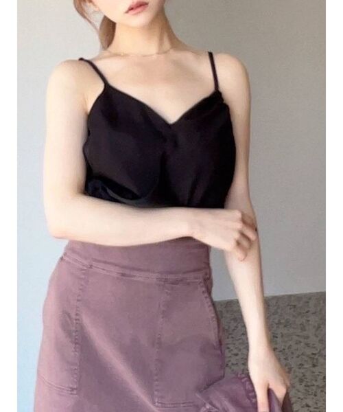 RESEXXY（リゼクシー）の「ギャザーデザインキャミソール（キャミソール・レディース・ブラック/ベージュ/イエロー・FREE）」の2枚目の写真