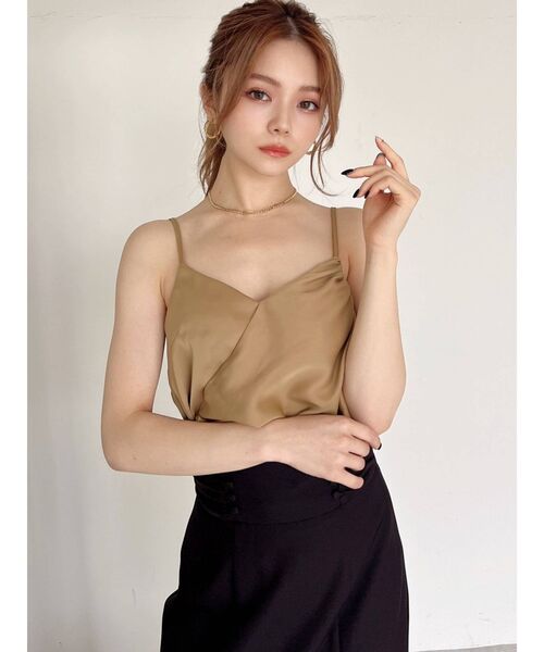 RESEXXY（リゼクシー）の「ギャザーデザインキャミソール（キャミソール・レディース・ブラック/ベージュ/イエロー・FREE）」の8枚目の写真