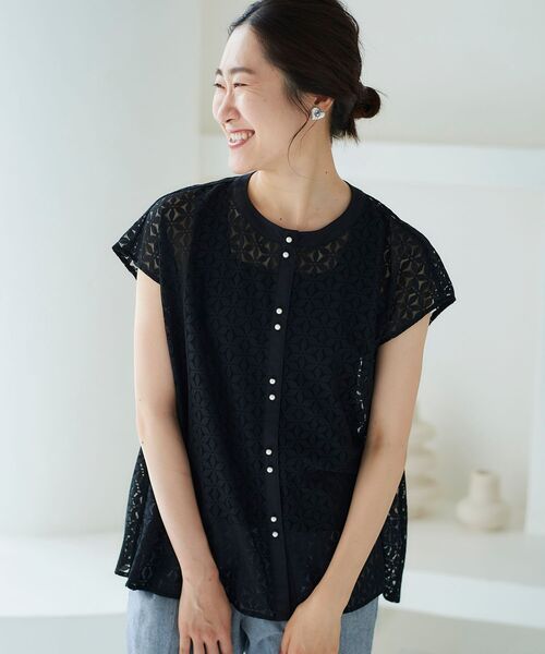 le.coeur blanc（ルクールブラン）の「フラワーレースパールボタンブラウス（シャツ/ブラウス・レディース・ブラック/オフホワイト/グリーン・38）」の5枚目の写真