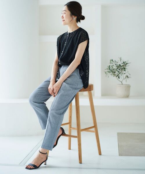 le.coeur blanc（ルクールブラン）の「フラワーレースパールボタンブラウス（シャツ/ブラウス・レディース・ブラック/オフホワイト/グリーン・38）」の9枚目の写真