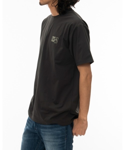 RVCA(ルーカ)の「RVCA メンズ 【SURF TEE】 BALANCE BOX Tシャツ【2022年夏モデル】/ルーカ水陸両用半袖Tシャツ(Tシャツ/カットソー・メンズ・ホワイト/ブラック/グレー系その他・SMALL/MEDIUM/LARGE/X-LARGE)」の9枚目の写真