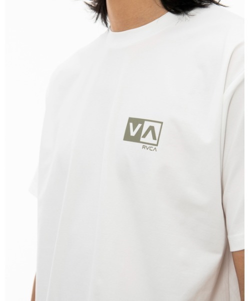 RVCA(ルーカ)の「RVCA メンズ 【SURF TEE】 BALANCE BOX Tシャツ【2022年夏モデル】/ルーカ水陸両用半袖Tシャツ(Tシャツ/カットソー・メンズ・ホワイト/ブラック/グレー系その他・SMALL/MEDIUM/LARGE/X-LARGE)」の6枚目の写真