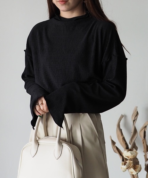 Riberry（リベリー）の「ハイネックスリット袖トップス（Tシャツ/カットソー・レディース・ブラック/アイボリー/グレイッシュベージュ・MEDIUM）」の11枚目の写真