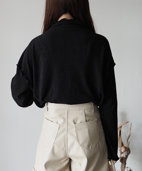 Riberry（リベリー）の「ハイネックスリット袖トップス（Tシャツ/カットソー・レディース・ブラック/アイボリー/グレイッシュベージュ・MEDIUM）」の13枚目の写真