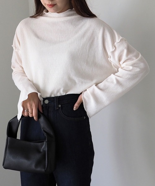 Riberry（リベリー）の「ハイネックスリット袖トップス（Tシャツ/カットソー・レディース・ブラック/アイボリー/グレイッシュベージュ・MEDIUM）」の5枚目の写真