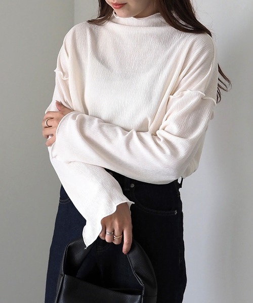 Riberry（リベリー）の「ハイネックスリット袖トップス（Tシャツ/カットソー・レディース・ブラック/アイボリー/グレイッシュベージュ・MEDIUM）」の6枚目の写真