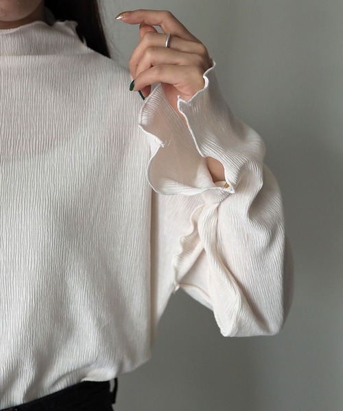 Riberry（リベリー）の「ハイネックスリット袖トップス（Tシャツ/カットソー・レディース・ブラック/アイボリー/グレイッシュベージュ・MEDIUM）」の19枚目の写真