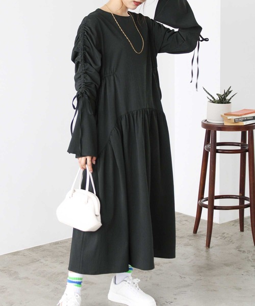 GeeRA(ジーラ)の「シャーリングワンピース(ワンピース・レディース・パープル/ブラック・LARGE/MEDIUM)」の2枚目の写真
