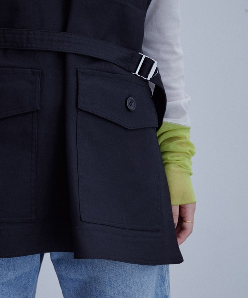 ADAM ET ROPE'（アダムエロペ）の「【セットアップ対応】ワンショルダーワークベスト（ベスト・レディース・ブラック/キャメル・FREE）」の9枚目の写真