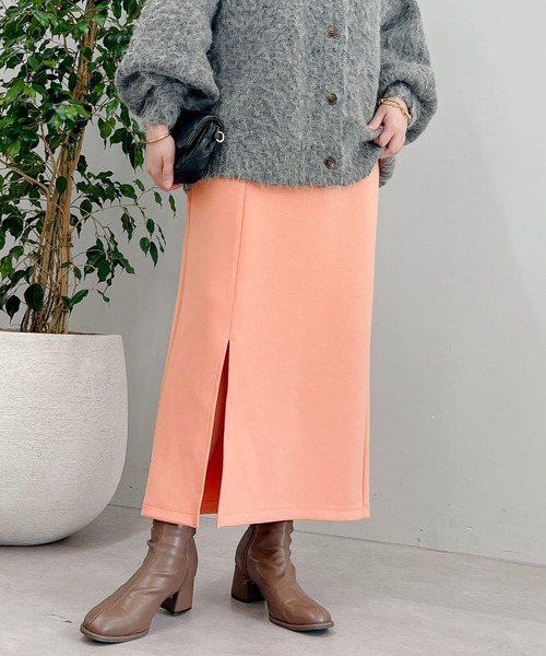 un dix cors（アンディコール）の「《美シルエットの高見えアイテム》スリットダンボールナロースカート（スカート・レディース・ブラック/ブラウン/ピンク/オレンジ/ベージュ系その他/ブルー/チャコールグレー/グリーン/レッド/ネイビー/モカ/オレンジ系その他2/カーキ/オレンジ系その他3・FREE/S）」の12枚目の写真