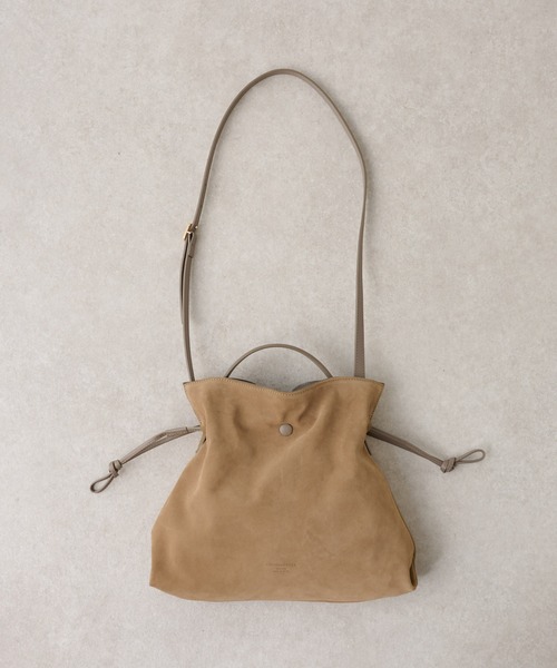 BEARDSLEY（ビアズリー）の「《CHIRISTIAN VILLA》スエードショルダーバッグ（ショルダーバッグ・レディース・ブラウン・FREE）」の4枚目の写真