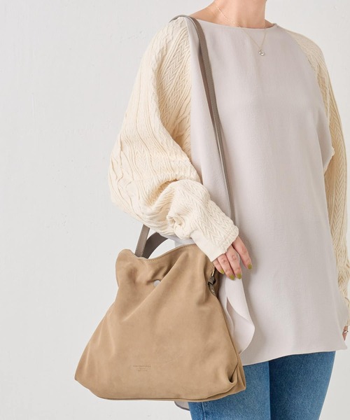 BEARDSLEY（ビアズリー）の「《CHIRISTIAN VILLA》スエードショルダーバッグ（ショルダーバッグ・レディース・ブラウン・FREE）」の2枚目の写真