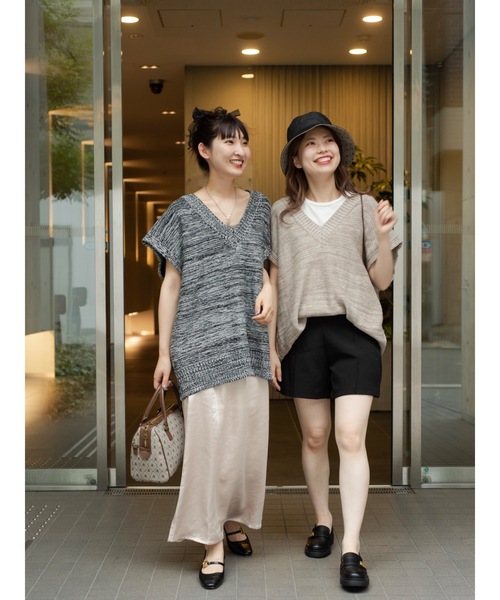 JUMELLE（ジュメロ）の「ルーズニットベスト（ベスト・レディース・ベージュ/ブラック・FREE）」の3枚目の写真