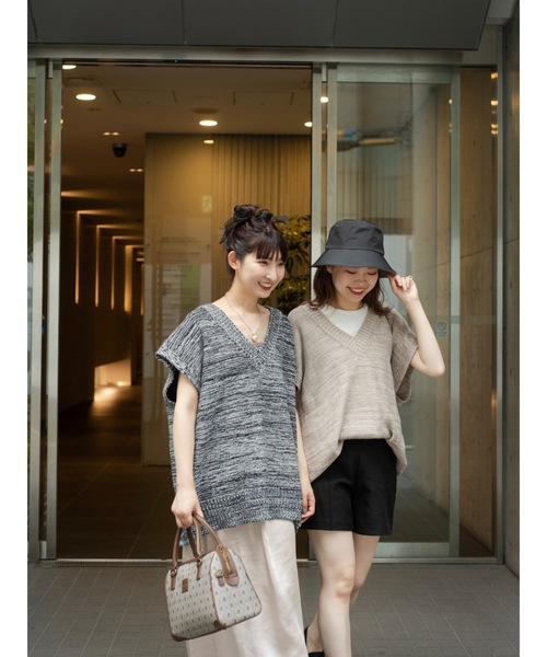 JUMELLE（ジュメロ）の「ルーズニットベスト（ベスト・レディース・ベージュ/ブラック・FREE）」の4枚目の写真