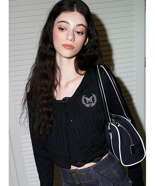 FANCY CLUB(ファンシークラブ)の「A'GEM/9 × .kom『 FANCY CLUB/ファンシークラブ』BAY LEAF BUTTON CARDIGAN/ベイリーフボタンカーディガン(カーディガン/ボレロ・レディース・ブラック/ライトグリーン・FREE)」の9枚目の写真