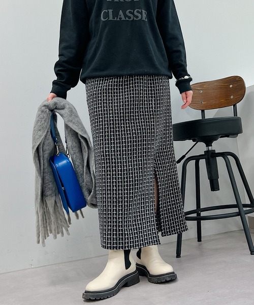 un dix cors（アンディコール）の「1枚でコーデ映えする　ファンシーツイードスリットナロースカート（スカート・レディース・ブラック/グレー・FREE）」の2枚目の写真