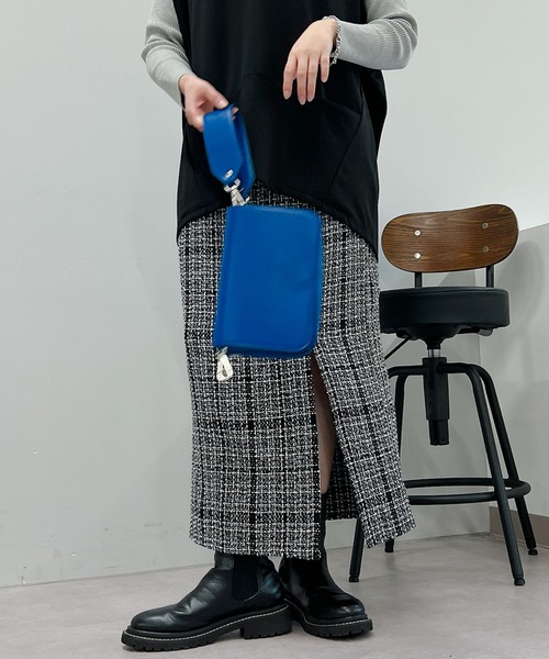 un dix cors（アンディコール）の「1枚でコーデ映えする　ファンシーツイードスリットナロースカート（スカート・レディース・ブラック/グレー・FREE）」の13枚目の写真