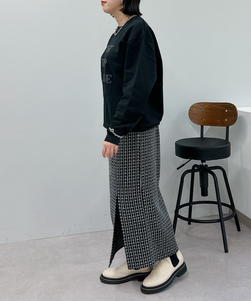 un dix cors（アンディコール）の「1枚でコーデ映えする　ファンシーツイードスリットナロースカート（スカート・レディース・ブラック/グレー・FREE）」の8枚目の写真