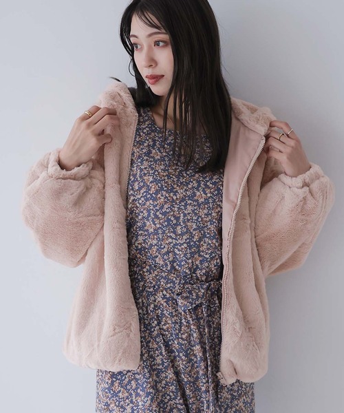 Doula Doula(ドゥーラドゥーラ)の「エコファーボリュームフードアウター(ブルゾン・レディース・ピンクベージュ/チャコールグレー/ブラウン/ベージュ/グレイッシュベージュ・FREE)」の7枚目の写真