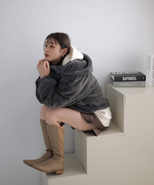 Doula Doula(ドゥーラドゥーラ)の「エコファーボリュームフードアウター(ブルゾン・レディース・ピンクベージュ/チャコールグレー/ブラウン/ベージュ/グレイッシュベージュ・FREE)」の14枚目の写真
