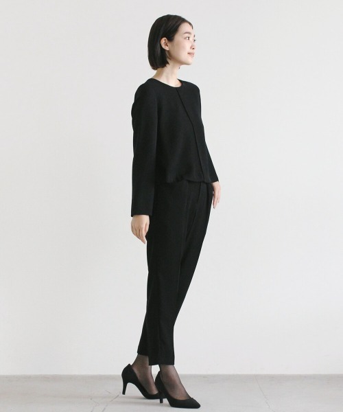 kaene（カエン）の「タックテーパードパンツ［ブラックフォーマル対応］（スラックス・レディース・ブラック・38/36/40）」の3枚目の写真