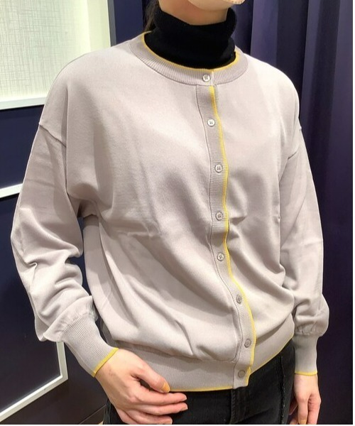 Pitta Re:)（ピッタリ）の「配色クルー ニットカーディガン（カーディガン/ボレロ・レディース・イエロー/ダークグリーン/ダークオレンジ/グレイッシュベージュ/ブラック・M/L）」の3枚目の写真