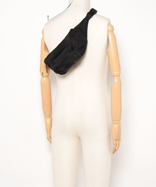 Mammut(マムート)の「【66】【 MAMMUT (マムート)】Xeron Neuveville Waistpack(ボディバッグ/ウエストポーチ・レディース・ライトベージュ/ブラック/グリーン・FREE)」の5枚目の写真