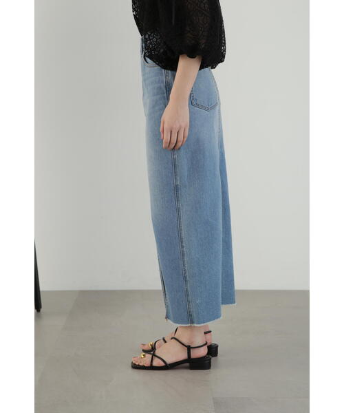 JILL STUART（ジルスチュアート）の「◆ヘビーオンススリットデニムスカート（デニムスカート・レディース・ブラック/ホワイト/ブルー・0/2）」の7枚目の写真