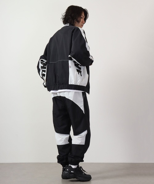 LONSDALE(ロンズデール)の「LONSDALE 裏メッシュ ナイロン ワッシャー ジャンパー ボリュームスリーブ トラックジャケット(ナイロンジャケット・メンズ・グレー/オフホワイト/ブラック・M/L/LL)」の20枚目の写真