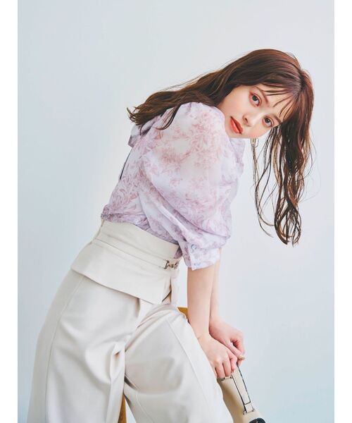 dazzlin（ダズリン）の「トーンフラワーギャザーブラウス（シャツ/ブラウス・レディース・オフホワイト/パープル/ピンク/チャコールグレー・FREE）」の9枚目の写真