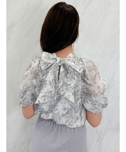 dazzlin（ダズリン）の「トーンフラワーギャザーブラウス（シャツ/ブラウス・レディース・オフホワイト/パープル/ピンク/チャコールグレー・FREE）」の14枚目の写真