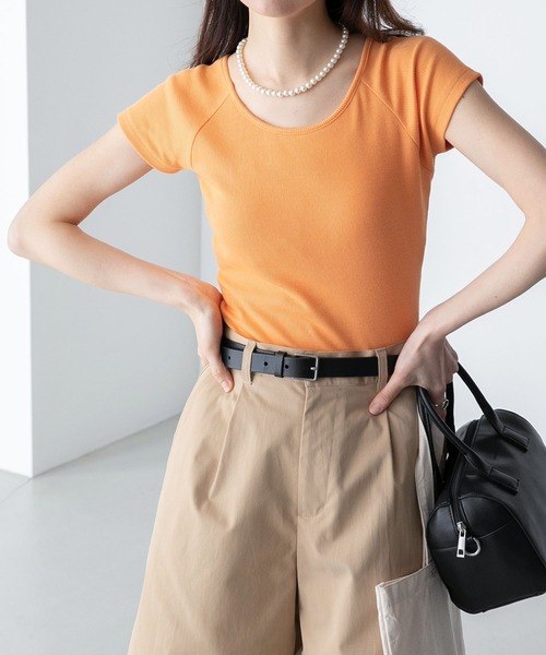 BONLECILL（ボンルシール）の「カップ付き テレコリブ半袖バレエネックTシャツ（Tシャツ/カットソー・レディース・オレンジ/レッド/ライトグリーン/ブラック×ホワイト/ブラック/オフホワイト/ブルー/チャコールグレー/ネイビー系1/ピンク・FREE）」の10枚目の写真