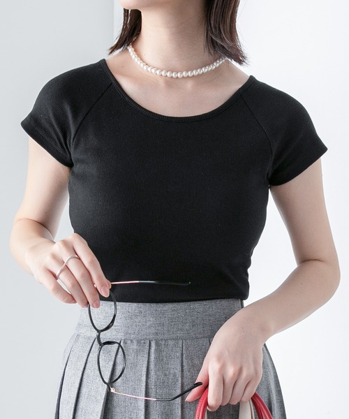 BONLECILL（ボンルシール）の「カップ付き テレコリブ半袖バレエネックTシャツ（Tシャツ/カットソー・レディース・オレンジ/レッド/ライトグリーン/ブラック×ホワイト/ブラック/オフホワイト/ブルー/チャコールグレー/ネイビー系1/ピンク・FREE）」の4枚目の写真