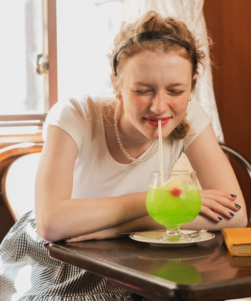 BONLECILL（ボンルシール）の「カップ付き テレコリブ半袖バレエネックTシャツ（Tシャツ/カットソー・レディース・オレンジ/レッド/ライトグリーン/ブラック×ホワイト/ブラック/オフホワイト/ブルー/チャコールグレー/ネイビー系1/ピンク・FREE）」の11枚目の写真