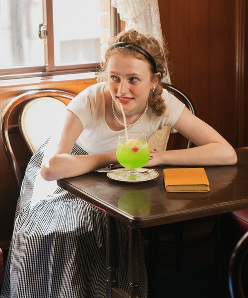 BONLECILL（ボンルシール）の「カップ付き テレコリブ半袖バレエネックTシャツ（Tシャツ/カットソー・レディース・オレンジ/レッド/ライトグリーン/ブラック×ホワイト/ブラック/オフホワイト/ブルー/チャコールグレー/ネイビー系1/ピンク・FREE）」の13枚目の写真