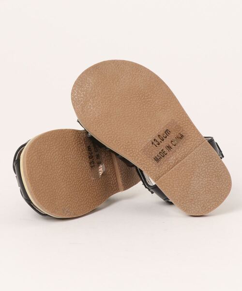 petit main（プティマイン）の「フェイクレザーサンダル（スニーカー・キッズ・ブラック/アイボリー/ダークブラウン・17cm/16cm/14cm/15cm/13cm）」の4枚目の写真