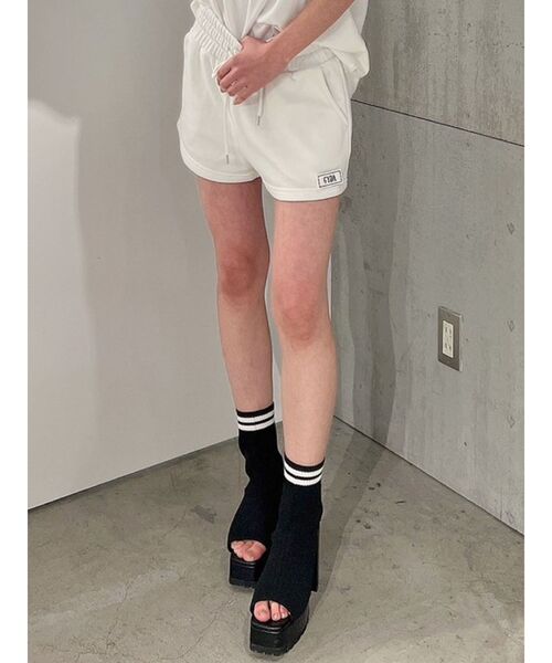 GYDA（ジェイダ）の「GYDAシリコンパッチスウェットショートパンツ（スウェットパンツ・レディース・グレー/オフホワイト・FREE）」の2枚目の写真