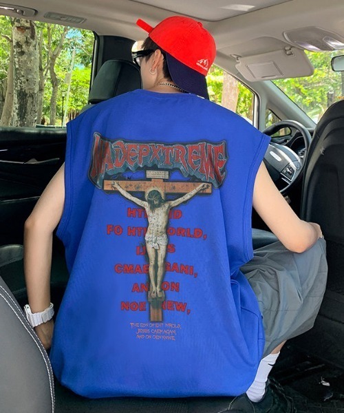 MGV（エムジーヴィー）の「バックプリントノースリーブ（タンクトップ・メンズ・ブルー/ブラック/ホワイト・MEDIUM/LARGE/X-LARGE）」の3枚目の写真