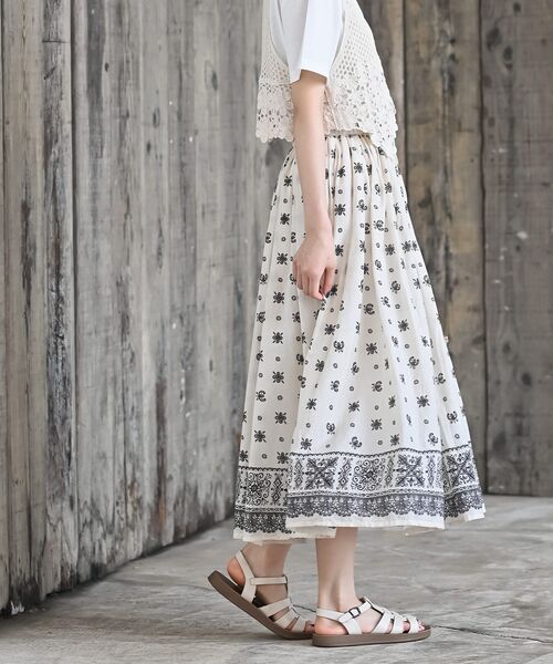 rps（アールピーエス）の「コットンボイルギャザースカート（スカート・レディース・ブラック系その他2/ブラック系その他3/ブルー/グリーン/ライトグリーン/ベージュ系その他/カーキ/ピンク/パープル/チャコールグレー/ネイビー/ブラック/グレー/アイボリー/ブルー系その他2・フリー）」の17枚目の写真