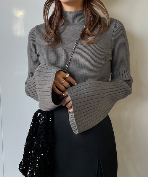 JUNOAH（ジュノア）の「フレアスリーブビスチェニット（ニット/セーター・レディース・グレイッシュベージュ/ブラック/アイボリー/チャコール/ライトグレー・FREE/MEDIUM/LARGE）」の7枚目の写真