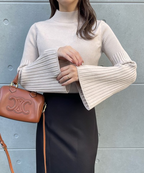 JUNOAH（ジュノア）の「フレアスリーブビスチェニット（ニット/セーター・レディース・グレイッシュベージュ/ブラック/アイボリー/チャコール/ライトグレー・FREE/MEDIUM/LARGE）」の11枚目の写真