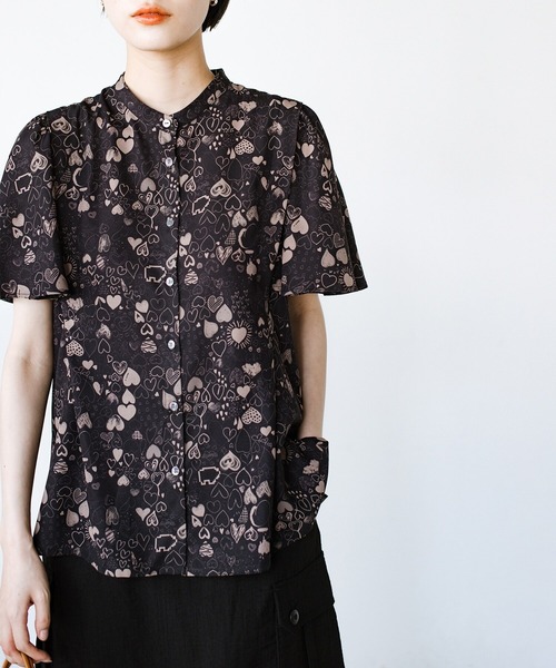 haco!(ハコ)の「みんなの描いたハートが集まって生地ができた!のでブラウス仕立ててみたよ haco! FACTORY with ah(attach heart)!(シャツ/ブラウス・レディース・ブラック系その他・SMALL/MEDIUM/LARGE/X-LARGE)」の17枚目の写真