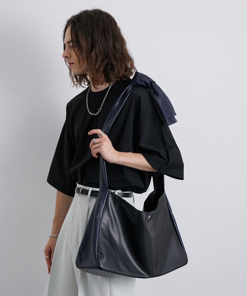 JUNRED（ジュンレッド）の「リボンショルダービッグバッグ（ショルダーバッグ・メンズ・ブラック/ネイビー・FREE）」の15枚目の写真