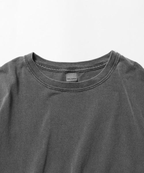 GILDAN(ギルダン)の「ピグメントダイカットオフTシャツ クロップドTシャツ 半袖Tシャツ(Tシャツ/カットソー・レディース・ブラウン/ブラック/ベージュ・FREE)」の6枚目の写真