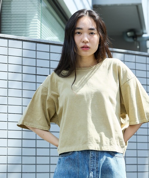GILDAN(ギルダン)の「ピグメントダイカットオフTシャツ クロップドTシャツ 半袖Tシャツ(Tシャツ/カットソー・レディース・ブラウン/ブラック/ベージュ・FREE)」の22枚目の写真